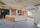 Local comercial en venta con 140m² en Figueras, Carrer Nou foto
