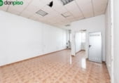 Local comercial en venta con 174m² en Albolote, Calle Loja foto