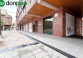 Local comercial en venta con 166m² en Granada, en la zona de San Lázaro, Avenida del Doctor Olóriz foto
