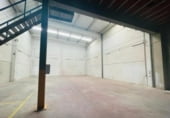 Nave Industrial en venta con 360m² en Santa Oliva foto