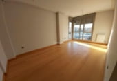 90m² office for rent in Zaragoza, Calle Miguel Herrero Rodríguez de Miñón photo