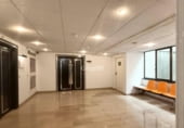 176m² office for sale in Lérida, Carrer Ballester photo