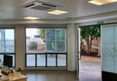 Local comercial en venta con 181m² en La Cisnera, Avenida La Marina foto
