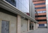 Local comercial en venta con 2380m² en Valencia, en la zona de la Creu del Grau, Avenida del Puerto foto