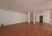91m² commercial premises for sale in Valladolid, Calle de Huelgas photo