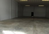 380m² warehouse industrial for sale in Badajoz, Calle Nevero Doce photo
