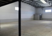 Nave Industrial en venta con 592m² en Badajoz, Calle Río Segura foto