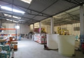 520m² entrepôt industriel pour vente à Badajoz, dans le quartier de San Roque, Calle de Margarita Xirgu photo
