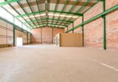 Nave Industrial en venta con 459m² en Manresa, en la zona de Centre Històric, Travessera Barreres foto