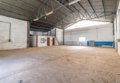 240m² entrepôt industriel pour vente à Jun, Calle Álvarez Quintero photo