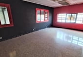 Nave Industrial en venta con 868m² en León, Calle Real foto