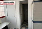 Nave Industrial en venta con 440m² en Torres de la Alameda, Calle Berlín foto