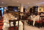 Restaurante en venta, traspaso con 320m² en Sevilla, en la zona de Los Remedios, Calle Virgen de Aguas Santas foto