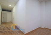 113m² commercial premises for sale in Torrevieja, Calle del Palangre photo