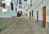 100m² commercial premises for sale in Ubrique, Calle Ronda photo