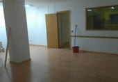 Local comercial en venta con 135m² en Lérida, Carrer de l'Alcalde Sol foto