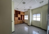 300m² commercial premises for sale in Ponferrada, Calle MSP photo