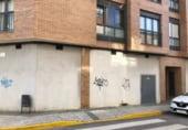 165m² commercial premises for sale in Ponferrada, Calle La Loma photo