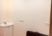 128m² commercial premises for sale in Palamós, Carrer València photo