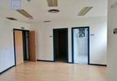 320m² offices for sale in Pamplona, Calle de Blas de Laserna photo