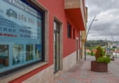Local comercial en venta con 106m² en Carral, N-550 foto