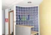 90m² commercial premises for sale in Santander, Calle Floranes photo