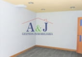 90m² commercial premises for sale in Santander, Calle Floranes photo