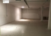 Local comercial en venta con 215m² en León, en la zona de Trobajo del Cerecedo, Calle Lagares foto