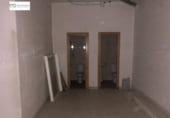 Local comercial en venta con 215m² en León, en la zona de Trobajo del Cerecedo, Calle Lagares foto