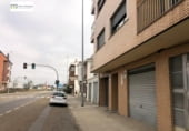 Local comercial en venta con 215m² en León, en la zona de Trobajo del Cerecedo, Calle Lagares foto