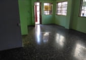 80m² commercial premises for sale in Cáceres, in the area of Cabezarrubia, Avenida París photo