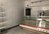 110m² commercial premises for sale in Amposta, Avinguda de la Ràpita photo