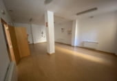 324m² commercial premises for sale in Ponferrada, Plaza Manuel de Falla photo