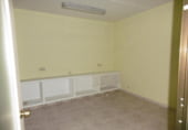 Local comercial en venta con 551m² en Madrid, en la zona de Lucero, calle alejandrina moran, 28047 foto
