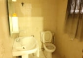 200m² commercial premises for sale in Guardamar del Segura, Calle Blasco Ibáñez photo