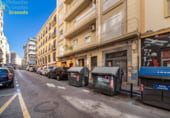 260m² commercial premises for sale in Granada, Camino de Ronda photo