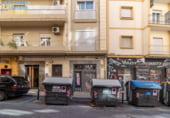 260m² commercial premises for sale in Granada, Camino de Ronda photo