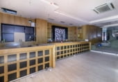 260m² commercial premises for sale in Granada, Calle Melchor Almagro photo