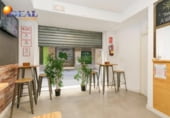 135m² cafétéria pour vente à Grenade, dans le quartier de Quartier de la Madeleine, Calle Buensuceso photo