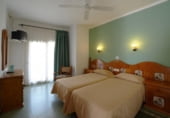 2272m² hotel for sale in Lloret de Mar, Carrer Jardins photo