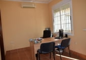 Oficina en venta con 50m² en San Bartolomé de la Torre, Avenida Portugal foto