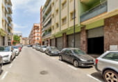 Local comercial
en venda
amb 300m² a Reus, a la zona de Horts de Miró, Carrer de la Maria Antònia París foto