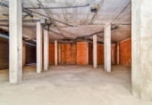 Local comercial
en venda
amb 300m² a Reus, a la zona de Horts de Miró, Carrer de la Maria Antònia París foto