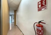 Local comercial en venta con 54m² en Santa Coloma de Gramenet, Carrer de Milà i Fontanals foto