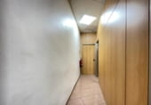Local comercial en venta con 54m² en Santa Coloma de Gramenet, Carrer de Milà i Fontanals foto
