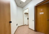 Local comercial en venta con 54m² en Santa Coloma de Gramenet, Carrer de Milà i Fontanals foto