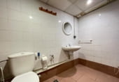 Local comercial en venta con 54m² en Santa Coloma de Gramenet, Carrer de Milà i Fontanals foto