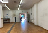 Local comercial en venta con 211m² en León, en la zona de Ventas, Avenida de Mariano Andrés foto
