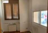 Local comercial en venta con 211m² en León, en la zona de Ventas, Avenida de Mariano Andrés foto