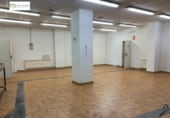 Local comercial en venta con 211m² en León, en la zona de Ventas, Avenida de Mariano Andrés foto